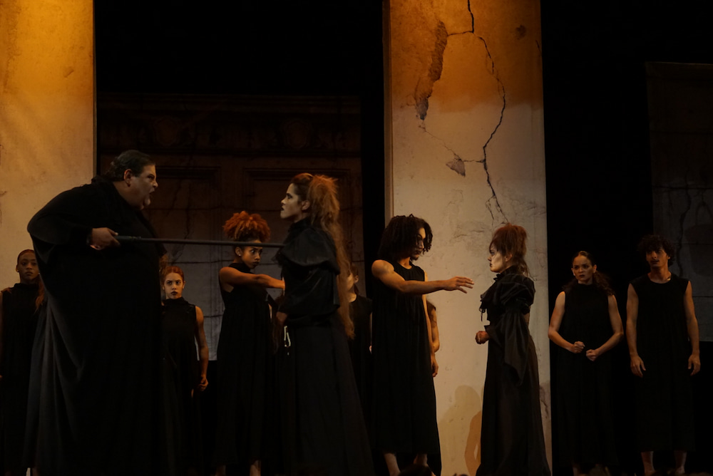la casa de bernarda alba carlos aguilar